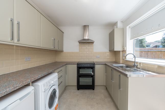 12, Mercury Gardens, Hamble photo 4
