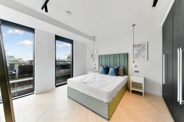 Flat for sale in Chiswell Street, Finsbury, London