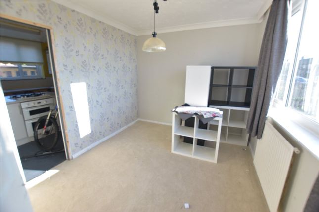 48, Highfield Close, West Yorkshire photo 4