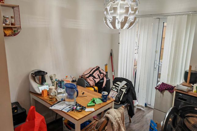 30, bramwell drive, Manchester photo 5