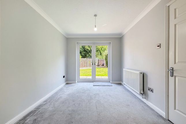 12, Wyedale Close, Buxton photo 4