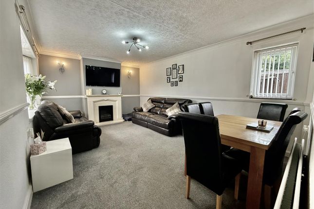 61, Queen Elizabeth Avenue, Gateshead photo 3