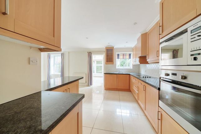 Sandy Lane, Virginia Water photo 4