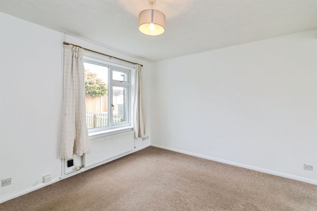 39, Buttercup Close, Lowestoft photo 4
