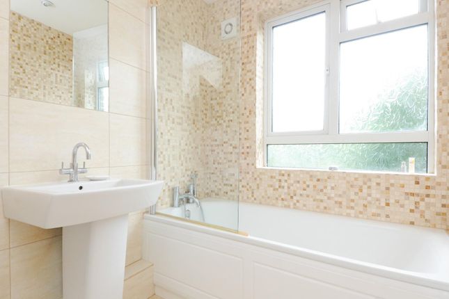 Bathroom.Jpg