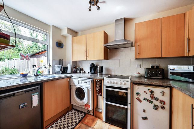 15, Hillbrow, Berkshire photo 2
