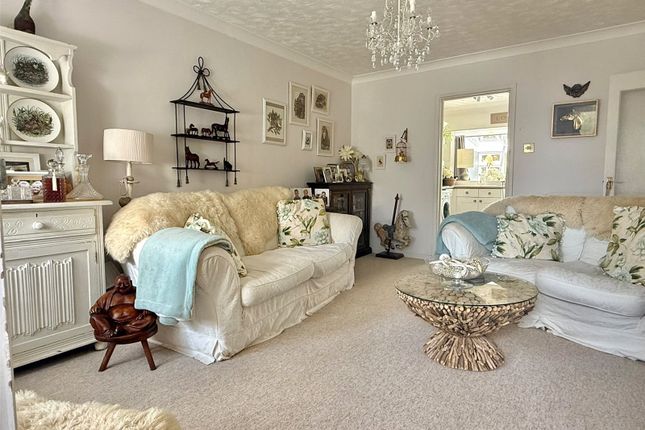 2, Rodbourne Close, Lymington photo 4