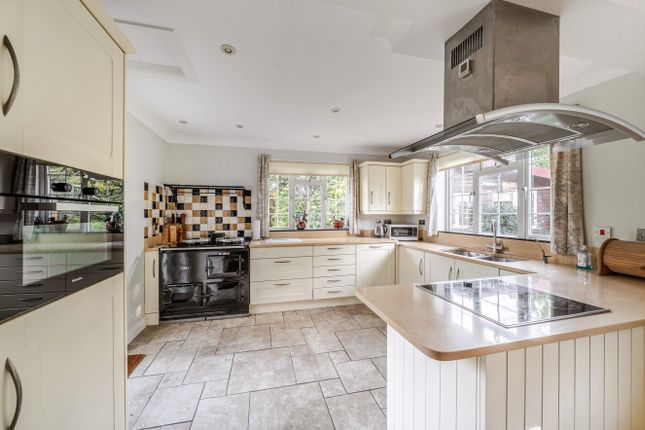 6, Court Close, Lymington photo 2