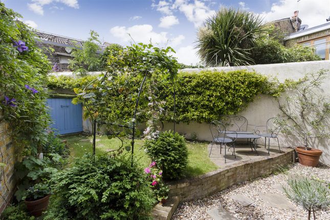 Flat 1, 35, Dorville Crescent, London photo 4