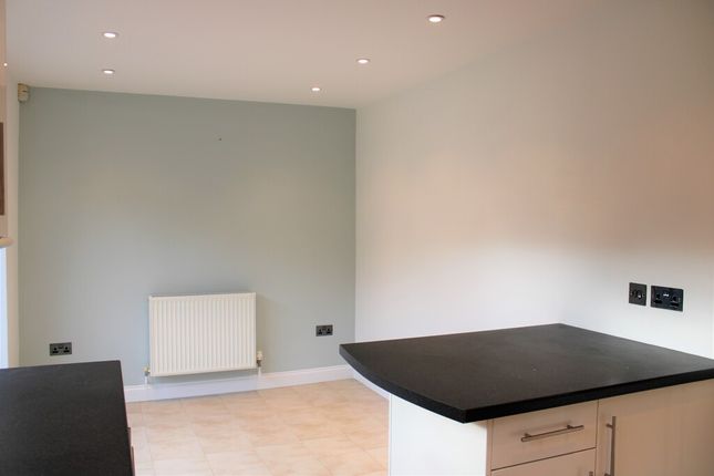61, Laburnum Way, Yeovil photo 4