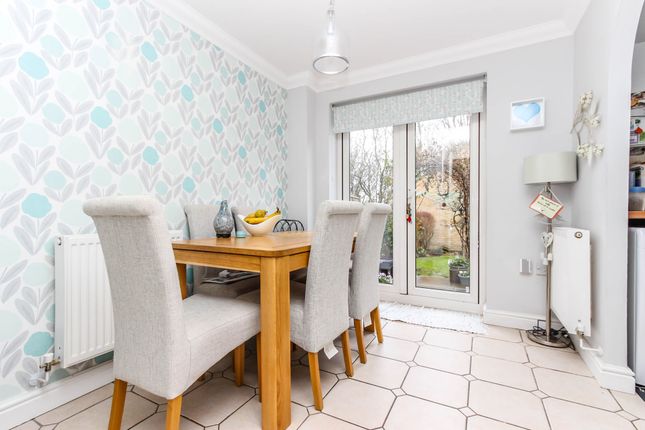 21, Aldsworth Close, Wellingborough photo 4