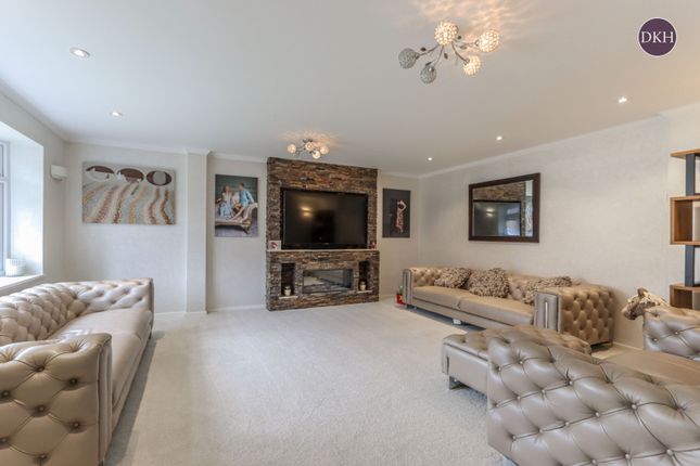 11, Hampden Way, Hertfordshire photo 3