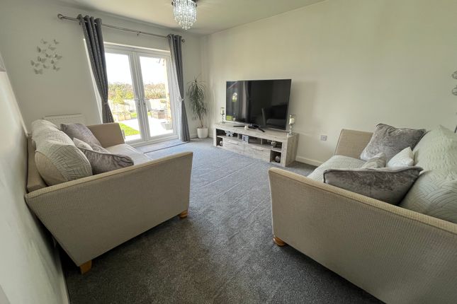 1, Kestrel Close, Hayle photo 5