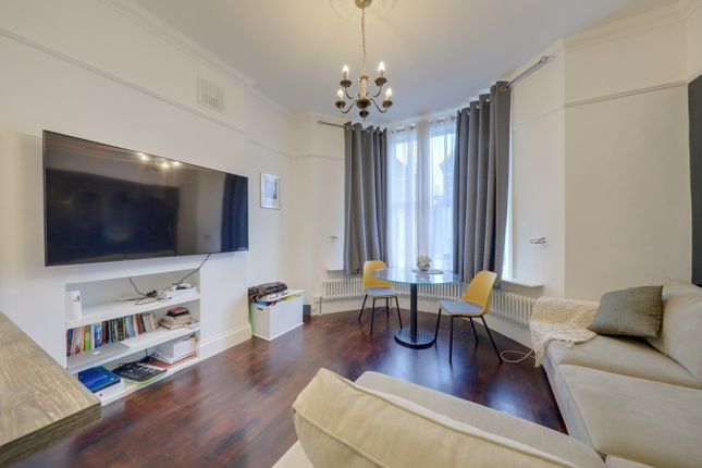 Flat for sale in Mount Pleasant Road, Hither Green, London