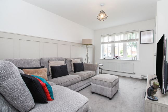 14, Blakes Boulevard, Bedford photo 2
