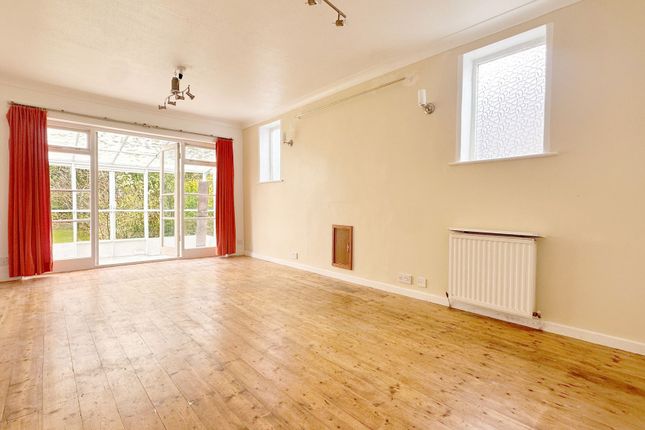 79 Oak Grove, Stockport photo 3