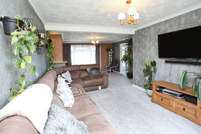70, Channel View, Pontypool photo 4
