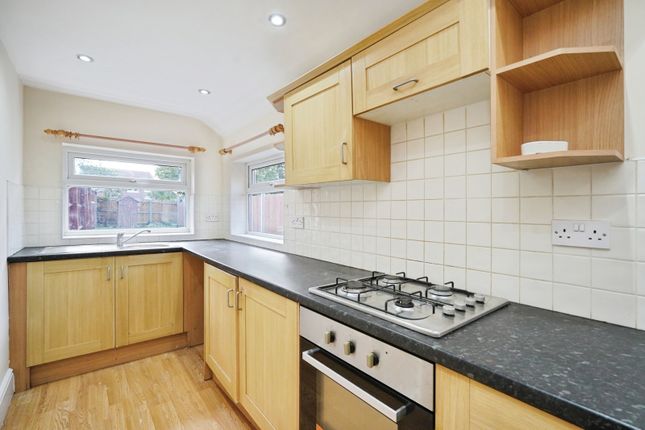 13, Lullington Road, Swadlincote photo 4