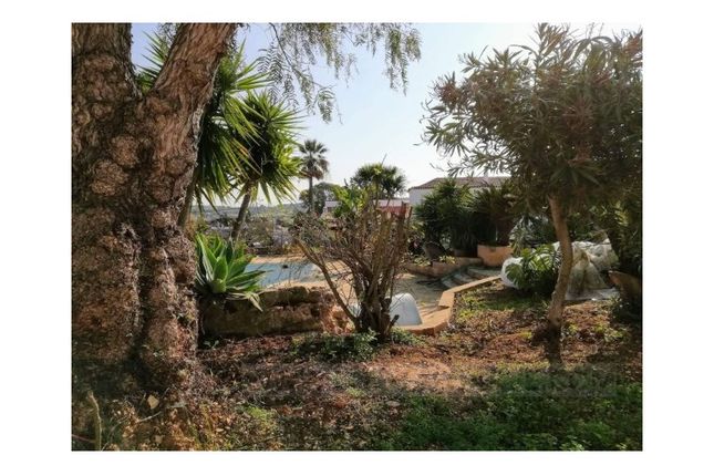 Country house for sale in Almadena, Luz, Lagos