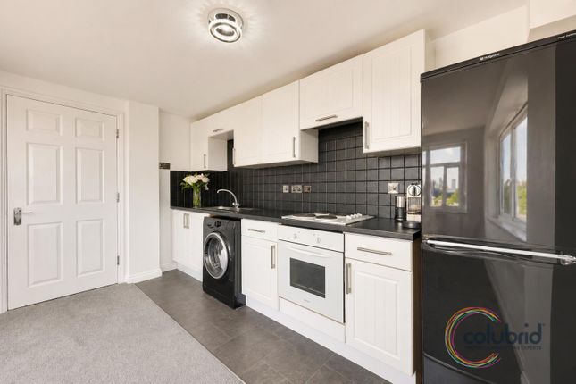 33, Riverside Heights, Dock Road, Tilbury photo 3