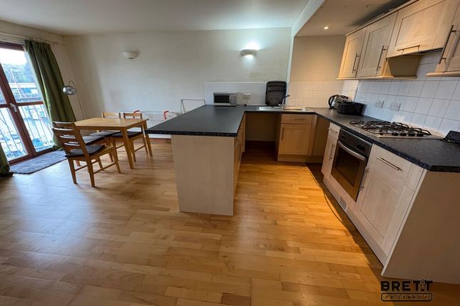 10 Vanguard House, Nelson Quay, Milford Haven photo 3