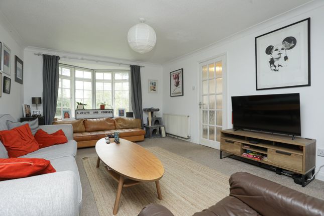 2, Roselands Gardens, Kent photo 2