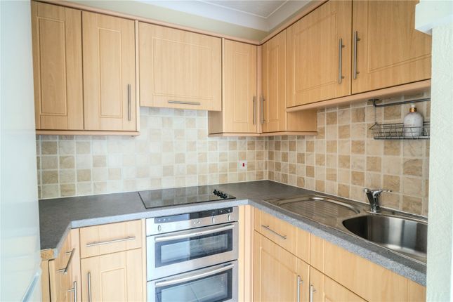 31, Bredon Court, Broadway photo 3