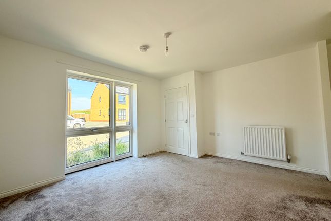 8, Hercules Drive, WELLINGBOROUGH photo 3