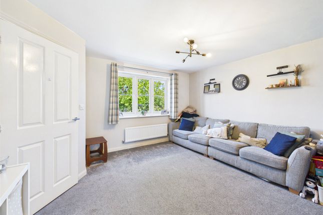 12, Niblett Close, Gloucester photo 3