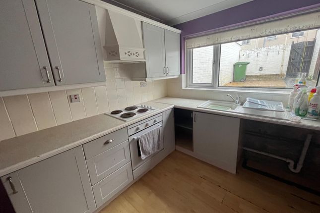 70, CARDIFF photo 5