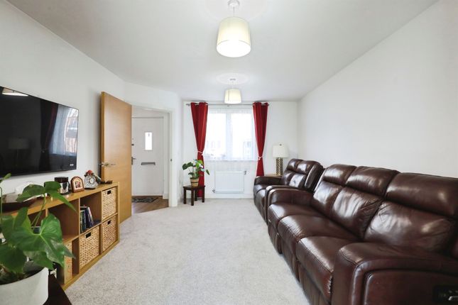 2, Tayberry Close, Bicester photo 3