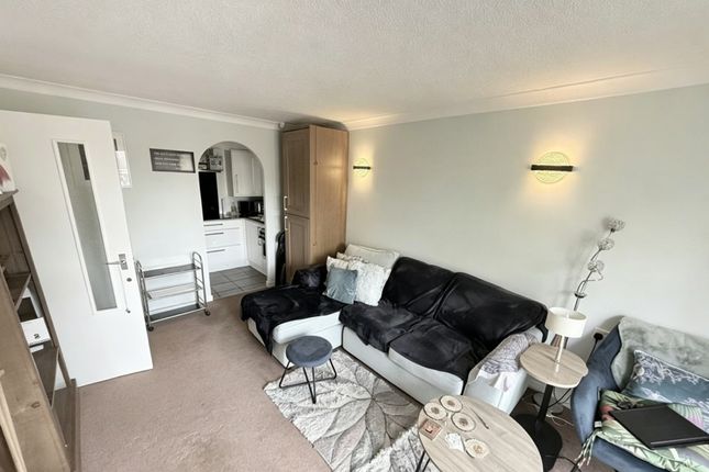 Flat 1, Homeglade House, St. Johns Road, Eastbourne photo 3