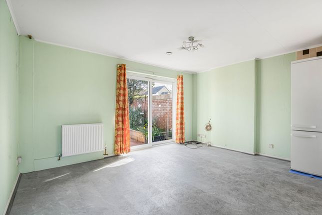 229, Arlott Crescent, Milton Keynes photo 2