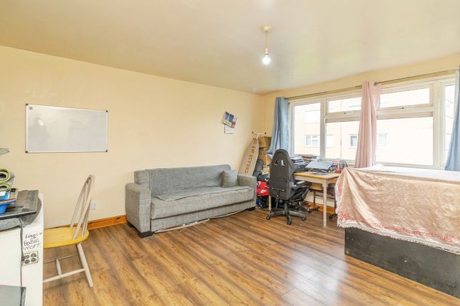 607B, Silbury Boulevard, Buckinghamshire photo 5