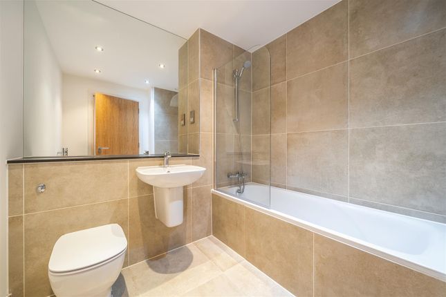 Flat 56, Emerald House, Croydon photo 3