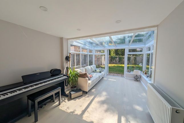 12, Elliott Close, Newmarket photo 3