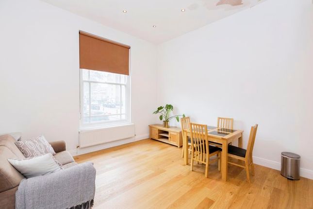 Flat to rent in East India Dock Road, Limehouse