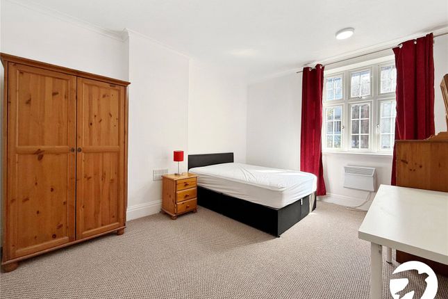 Flat 2, Sherard Mansions, 26, Well Hall Road, London photo 4