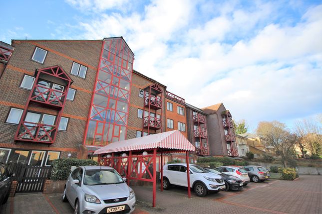 Flat for sale in Mount Place, The Mount, Guildford