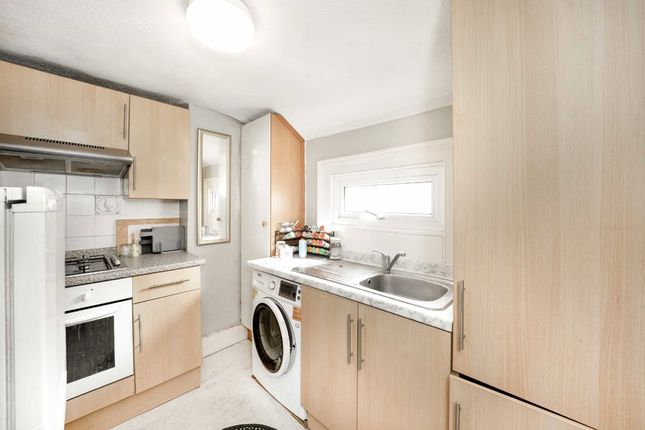 96B, Grantham Road, London photo 3