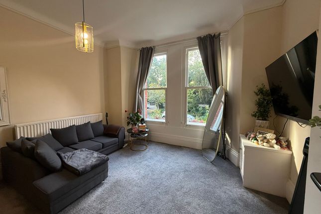 Flat 3, 66 Bidston Road, Prenton photo 5