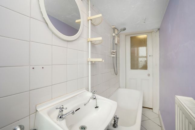 Flat for sale in 26 (3F2), Albion Road, Leith, Edinburgh