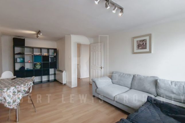Thumbnail Flat to rent in Etchingham Park Road, London