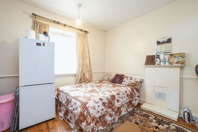 Flat for sale in Bladon Court, Barrow Road, London