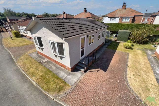 Mobile/park home for sale in Newlyn Court, Newlyn Avenue, Blackpool