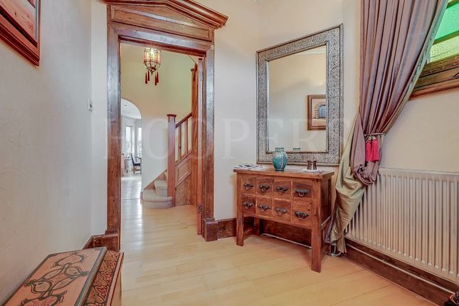282, Dollis Hill Lane, London photo 3