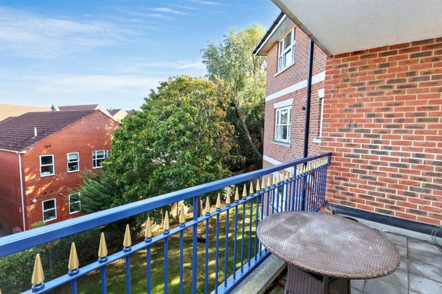Flat 15, Aurora Court 14A Sunset Avenue, Woodford Green photo 4