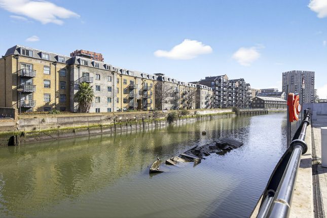 Flat 1402/Teal Point, 8 Drydock Square, Barking photo 4