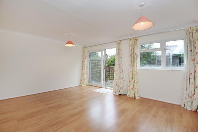 Town house to rent in Whetstone N20,