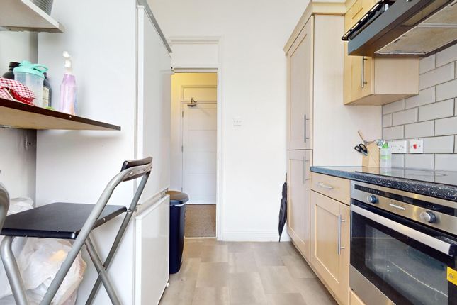 Maisonette for sale in Porchester Square, London